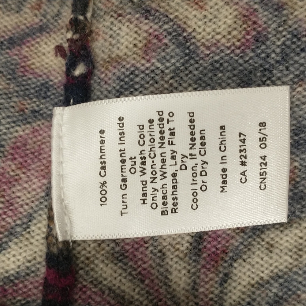 Dramatic Cashmere Pullover Paisley Print Top Ligh… - image 8